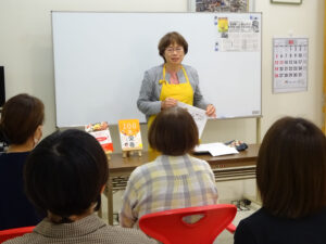 川口先生による介護関係者への講演